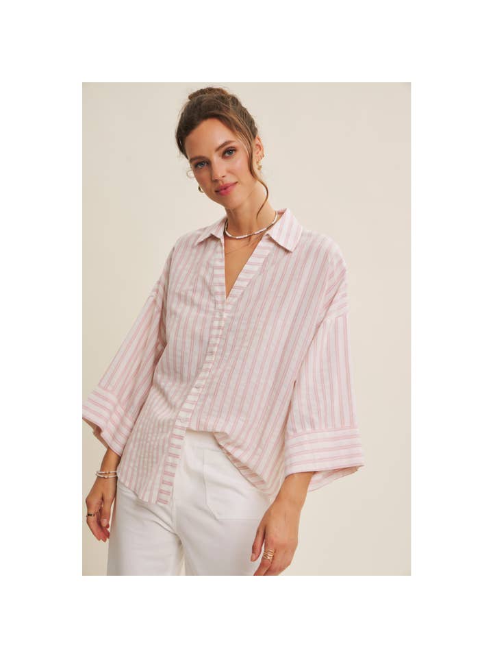 in february – Engroshandel Skjorte med buttondown – til kvinder – PERFEKT STRIBET SKJORTE MED KNAPPER OG BREDE ÆRMER TIL OVERGANGSPERIODEN2