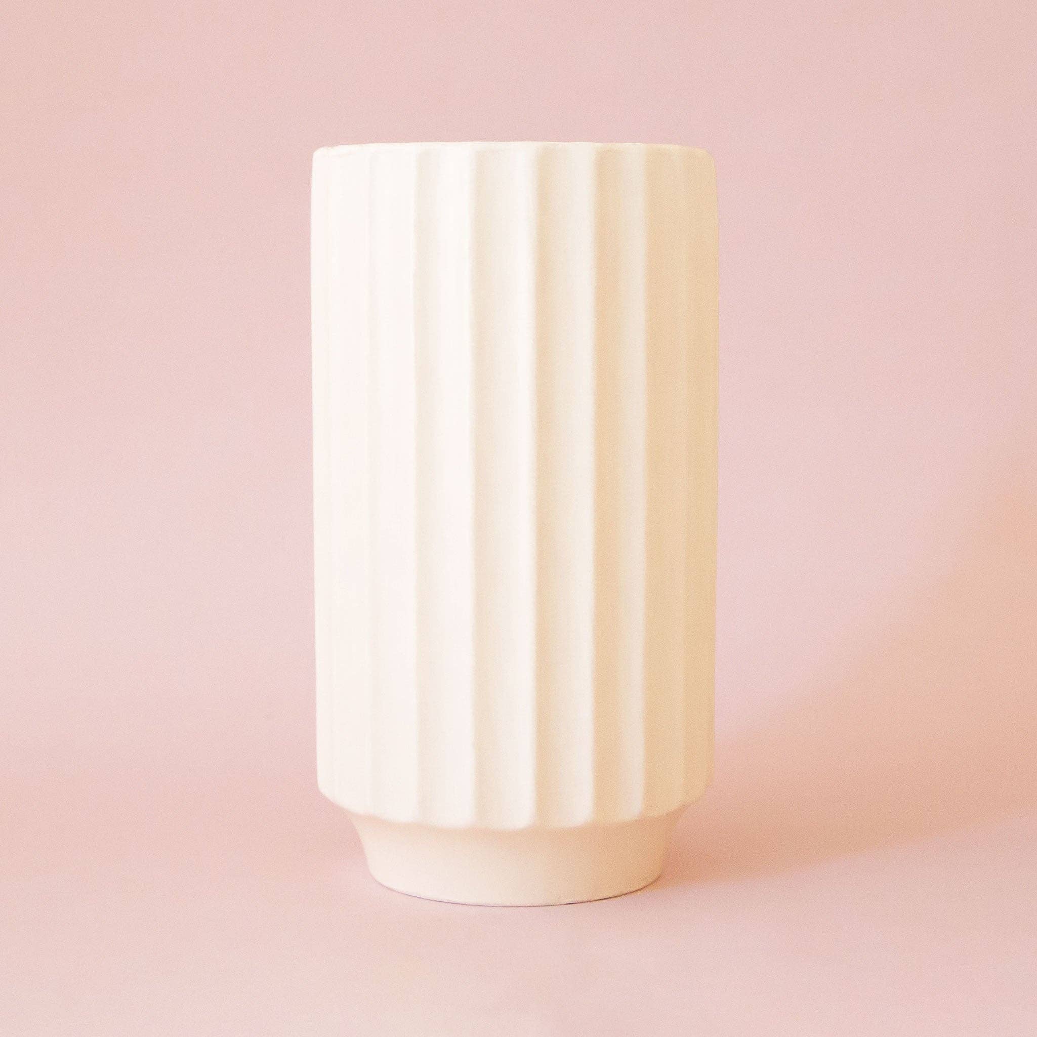 Jungle Club – wholesale Vase – Monroe Vase | Vintage White1