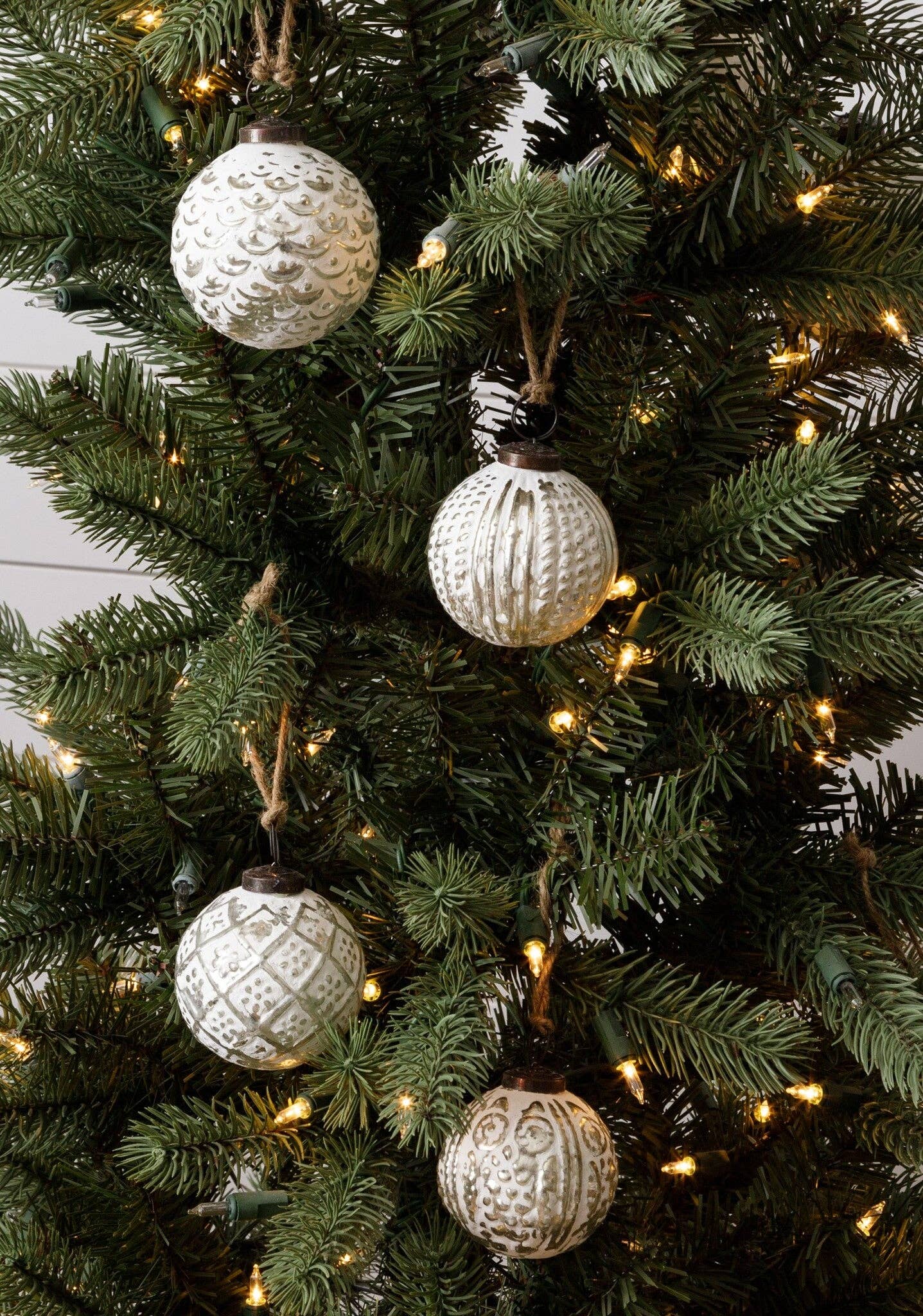 Audrey's Home & Gift – Engroshandel Julepyntsæt – Mini Glas Pynt - Ugle, Fyrrekogle, Striber, Plettet