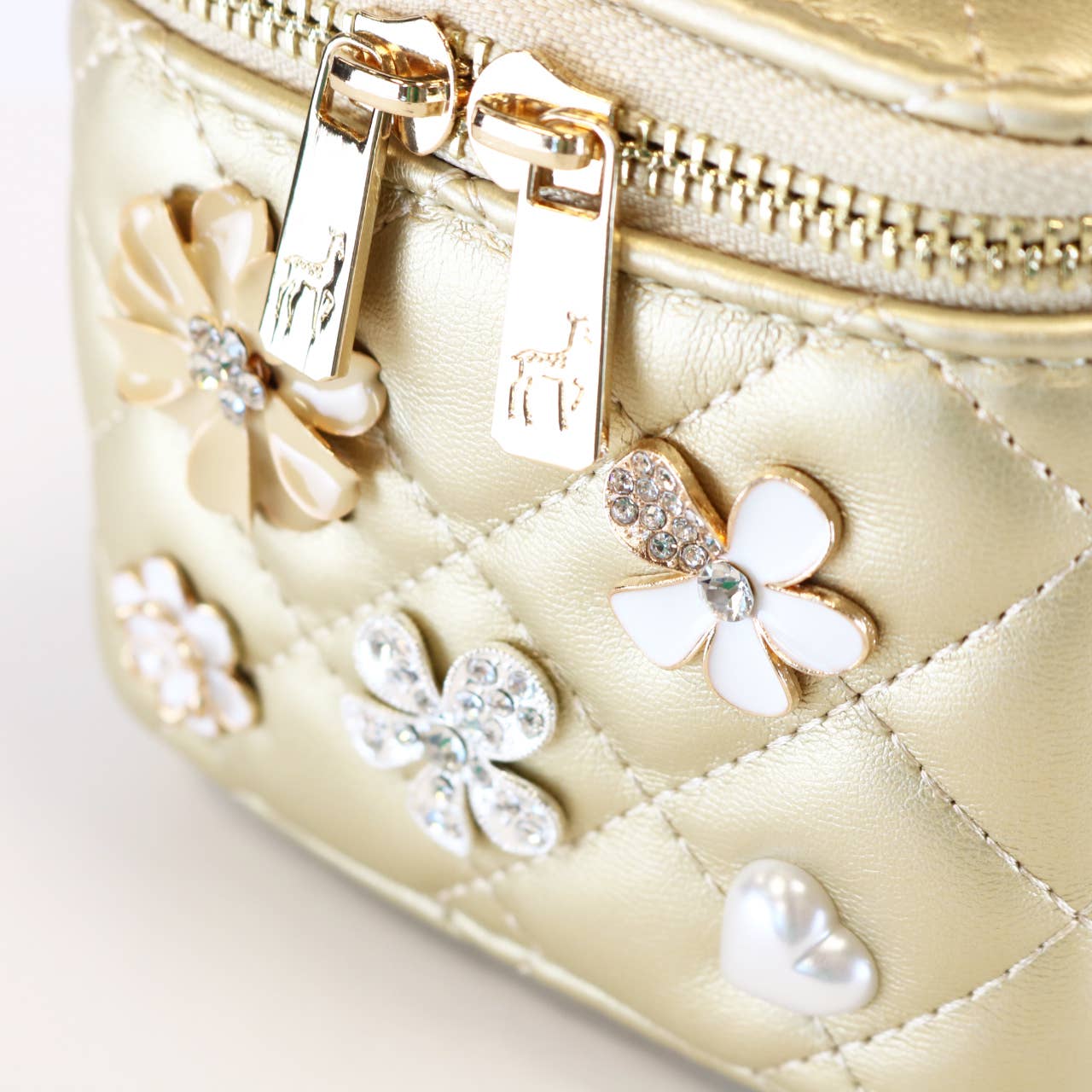 Doe a Dear - Venta al por mayor Accesorio para monedero/bolso - Niños - Bolso acolchado con asa superior y charms P15 B1253 (2 colores)14