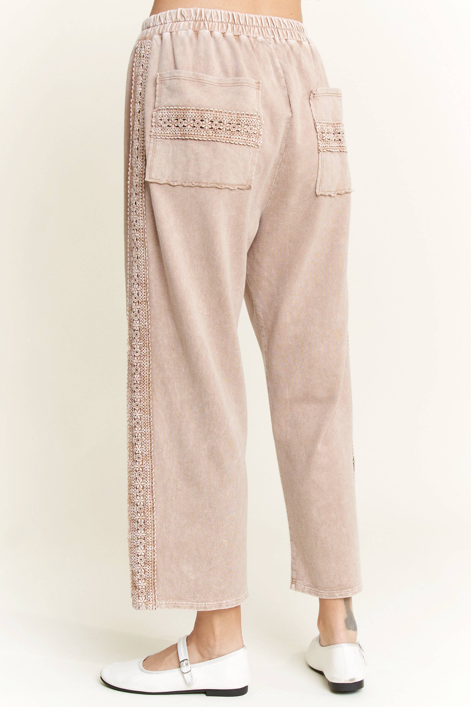 J.Her – Großhandel Hose – Damen – MineralWash Kurz geschnittene Hose mit detaillierter Vordertasche HP58101