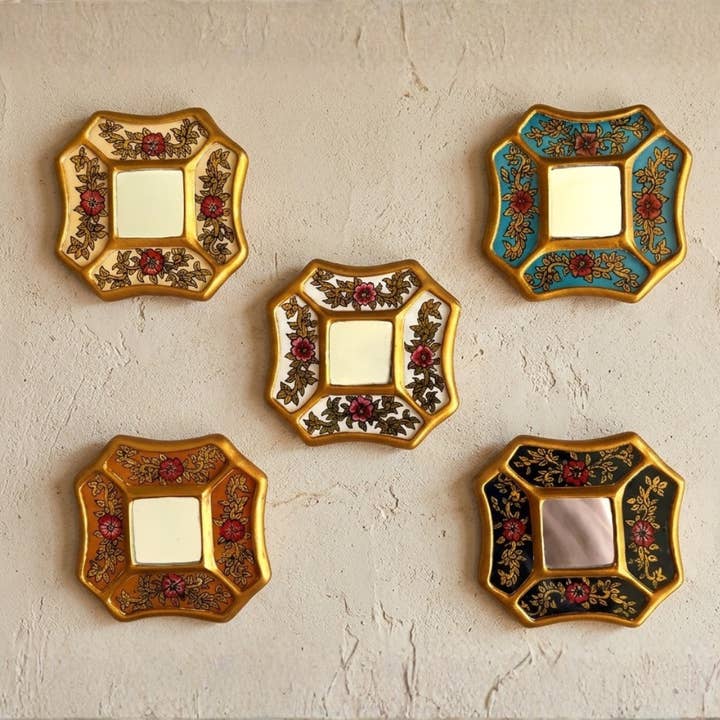 Liten dekorativ spegel 4,5" med blommönster för vägg för wholesale av Zoe Artcrafts Corp.