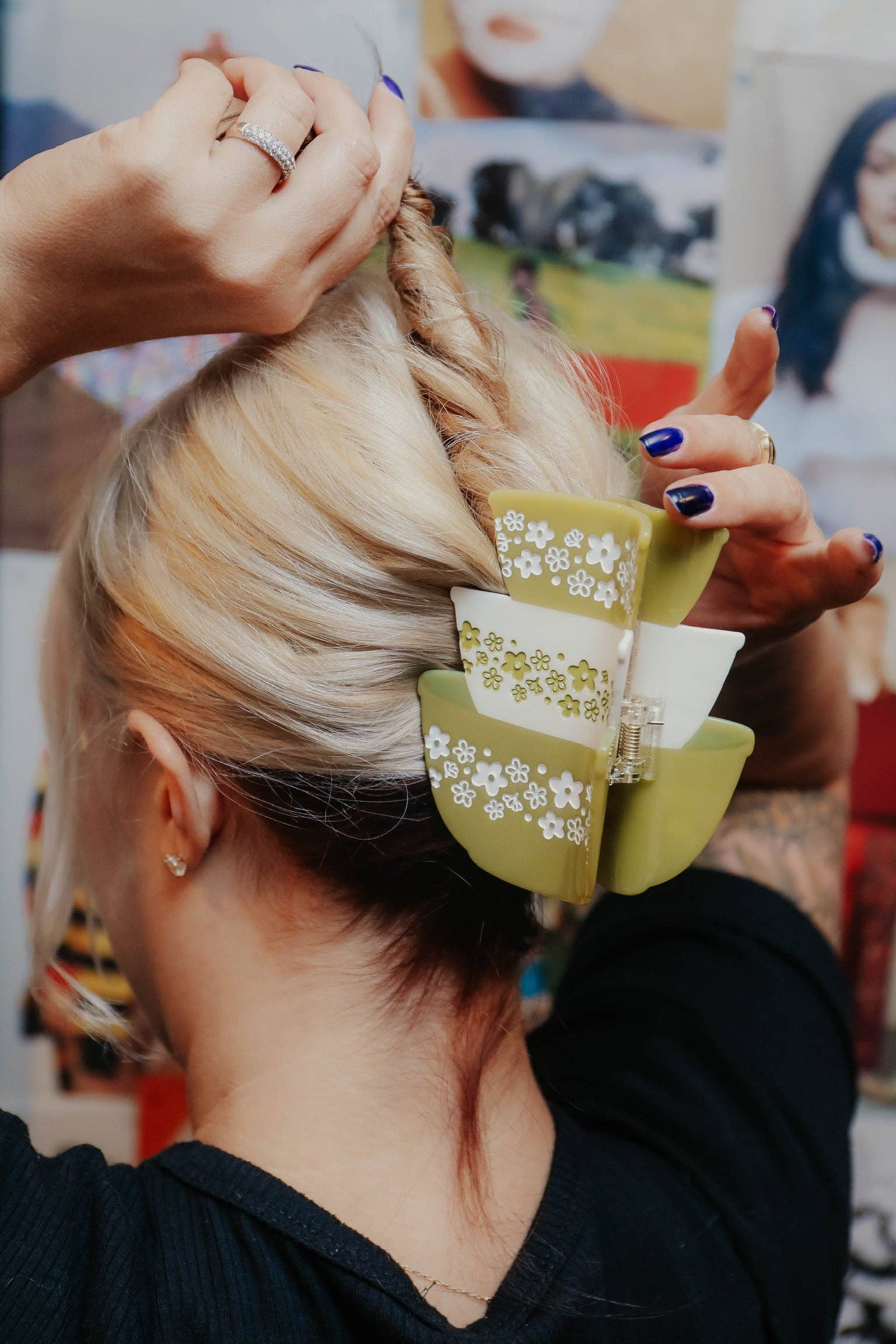 The Peach Fuzz - Wholesale Hair Accessories Set - Women's - Retro Bowls Hair Claw6