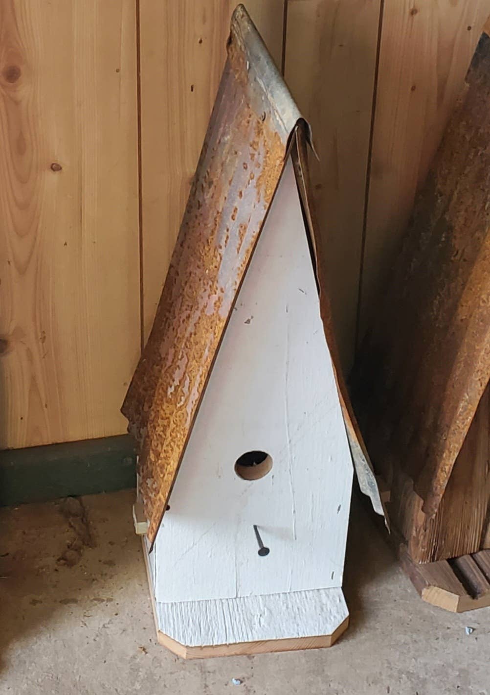 Flying Heart Threads - Vente Nichoir - Cabanon rustique en bois de grange recyclé et toit en métal, 2 tailles11