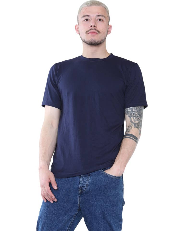 Elainah Fashion - Wholesale T-Shirt - Men's - Elaina Fashion Navy Crew Neck T-Shirt – Minimalist Style for Everyday Wear2
