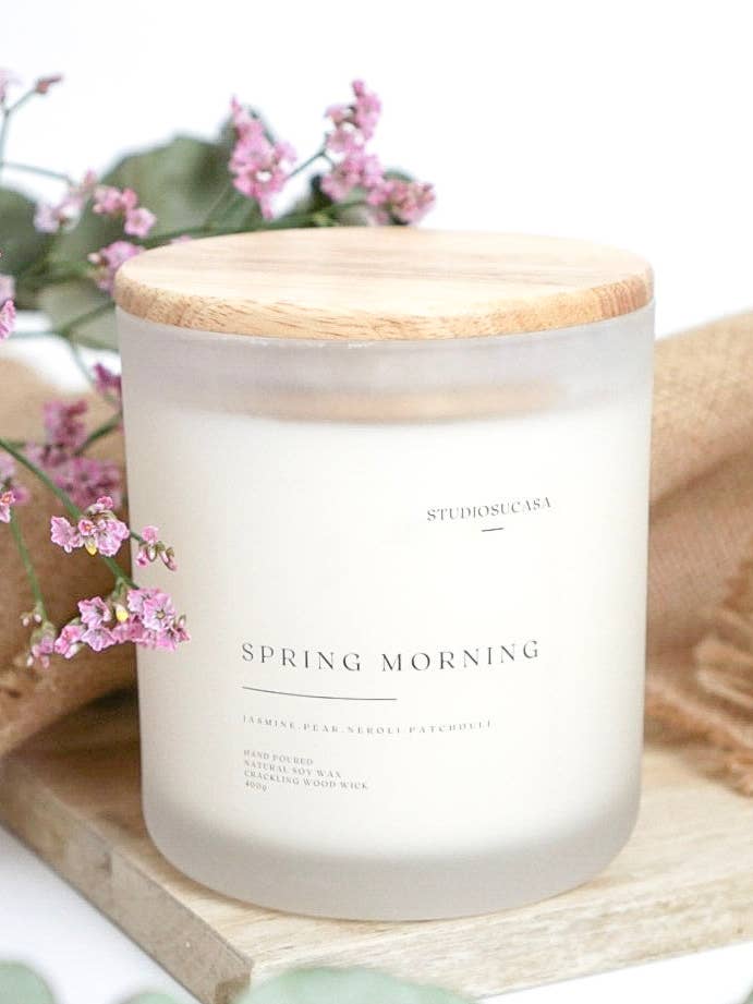 Vela con mecha de madera Spring Morning con tapa de madera, grande, 400 g para venta al por mayor de Studio Su Casa