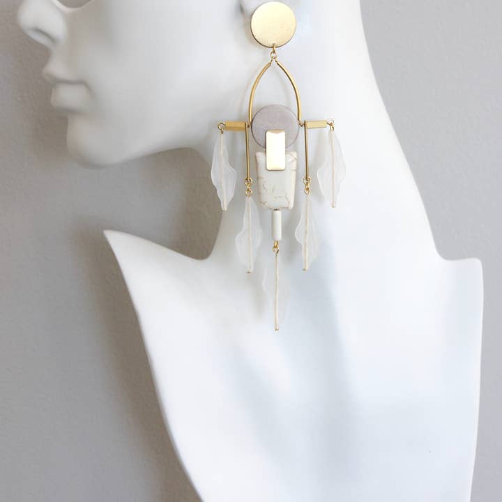 David Aubrey Jewelry - Wholesale Dangle Earrings - ISLE60 White and gray shoulder duster post earrings