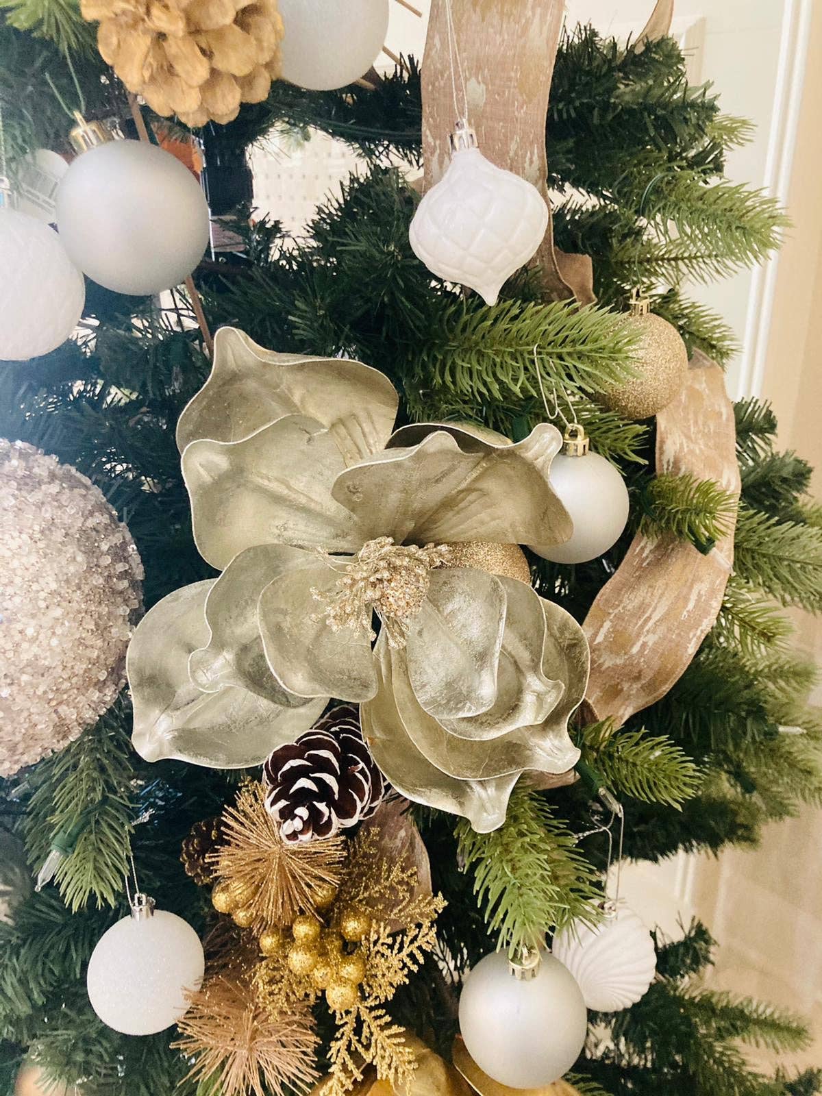 The African Home Goods - Vente Décoration de Noël - Tiges de Magnolia Eva Platine Métallique 22,5"5