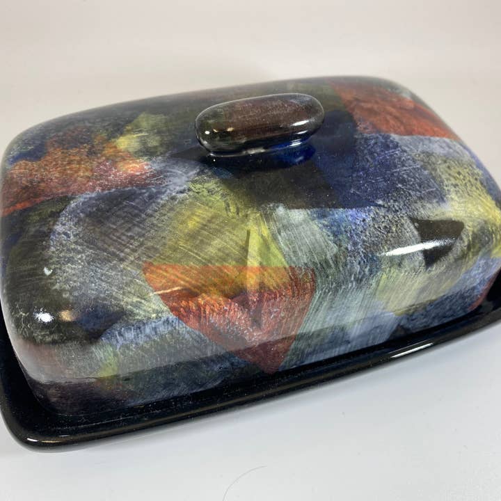 Beurrier avec glaçure abstraite pour la vente par Peter Bowen Art