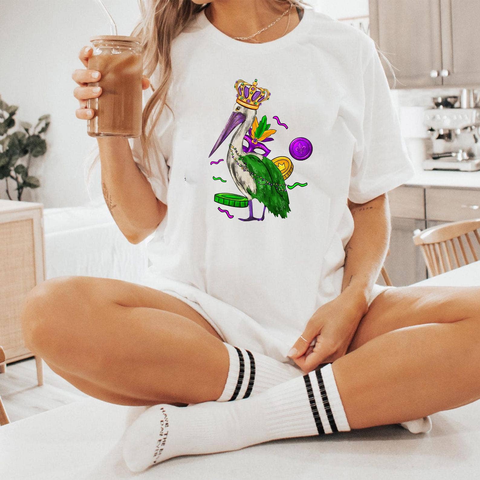 CVH DREAMY LTD - Wholesale T-Shirt (Graphic) - Women's - Mardi Gras Pelican Sweatshirt, Mardi Gras Louisiana Shirt1