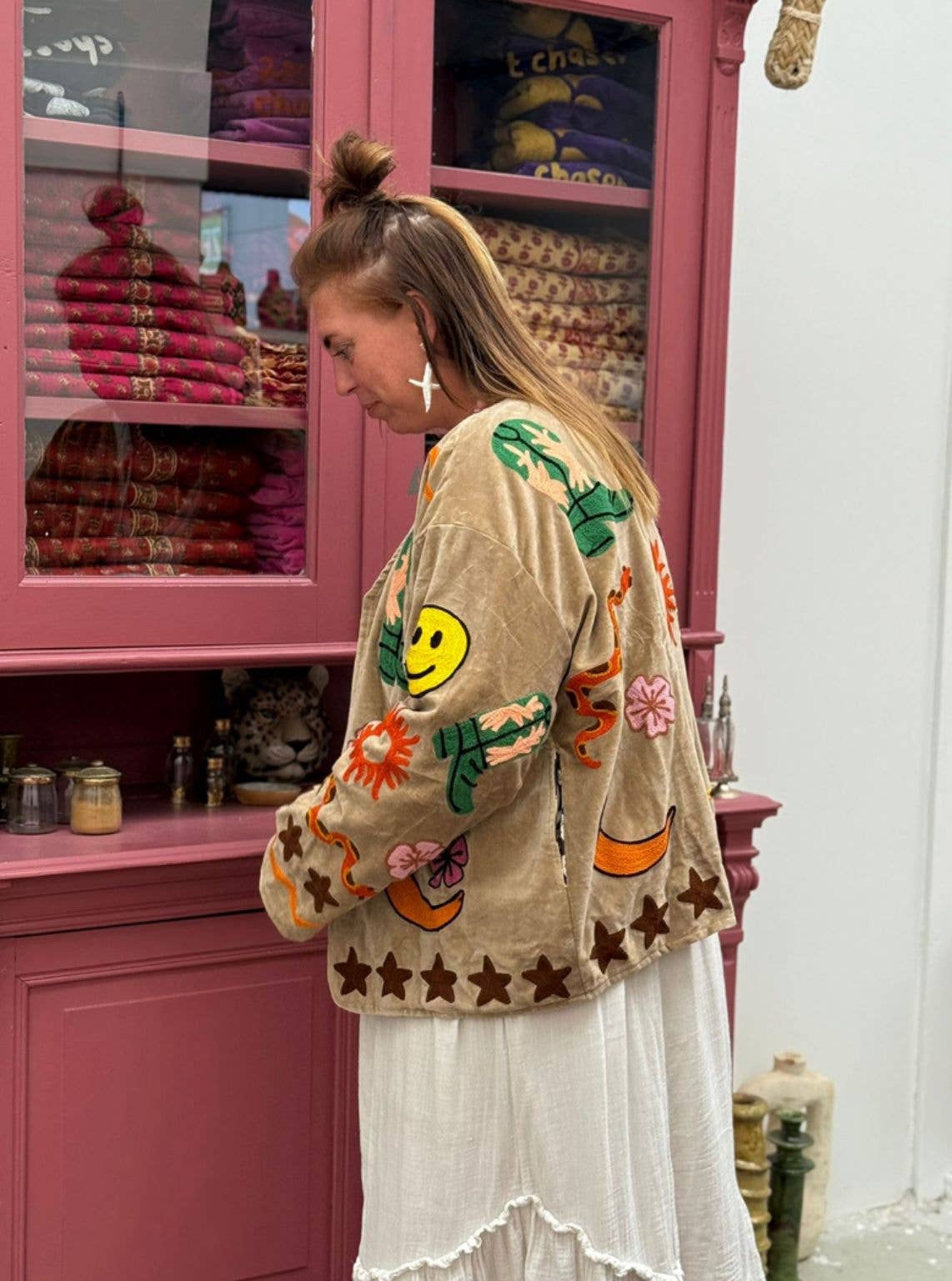 ToutVintage – Großhandel Jacke – Damen – Fluwelen Ella-Jacke mit Stickerei0