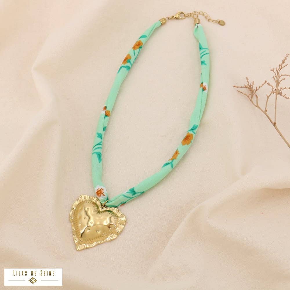 Lilas de Seine - Wholesale Pendant/Charm Necklace - Floral Fabric Necklace Heart Pendant Steel 01250312