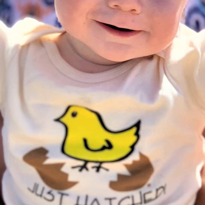 Baby Organic Chick Barboteuse hachurée à manches longues Naturel pour la vente par Simply Chickie Organic USA Made Baby and Kid's Clothing