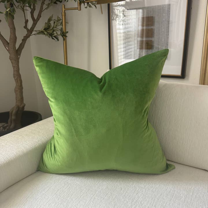 Visually Rich Home - Wholesale Throw/Decorative Pillow - Kelly Green Velvet Pillow4