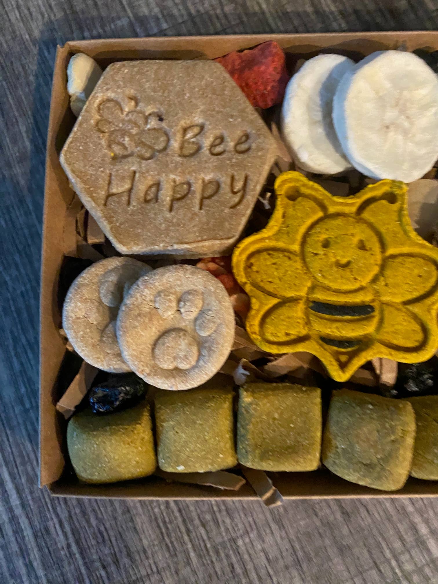 Bucho's Barkery - Wholesale Pet Treats - Dog - Bee Happy - Dog Treats1