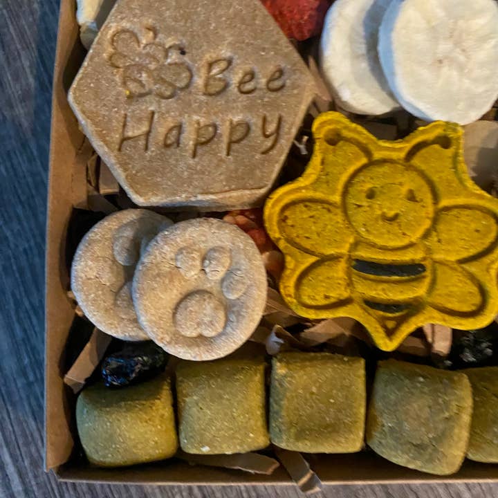 Bucho's Barkery - Wholesale Pet Treats - Dog - Bee Happy - Dog Treats1