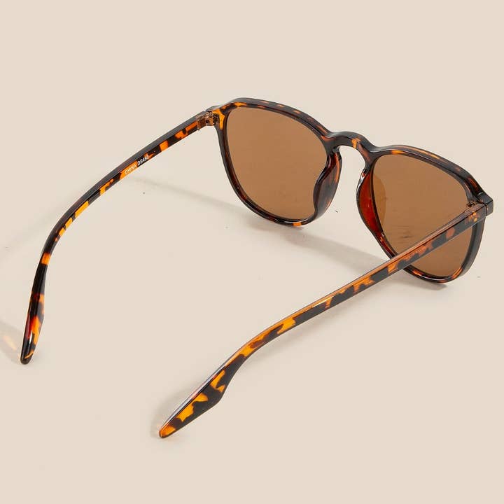 ASSORTED Simple Large Lens Sunglasses Set for wholesale on Faire2