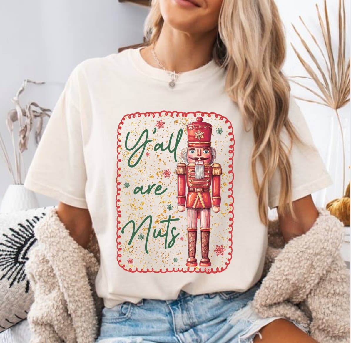 Posh Magnolia Boutique – wholesale T-shirt med logga - Dam – Ni är galna Nötknäppare Comfort Color T-shirt2