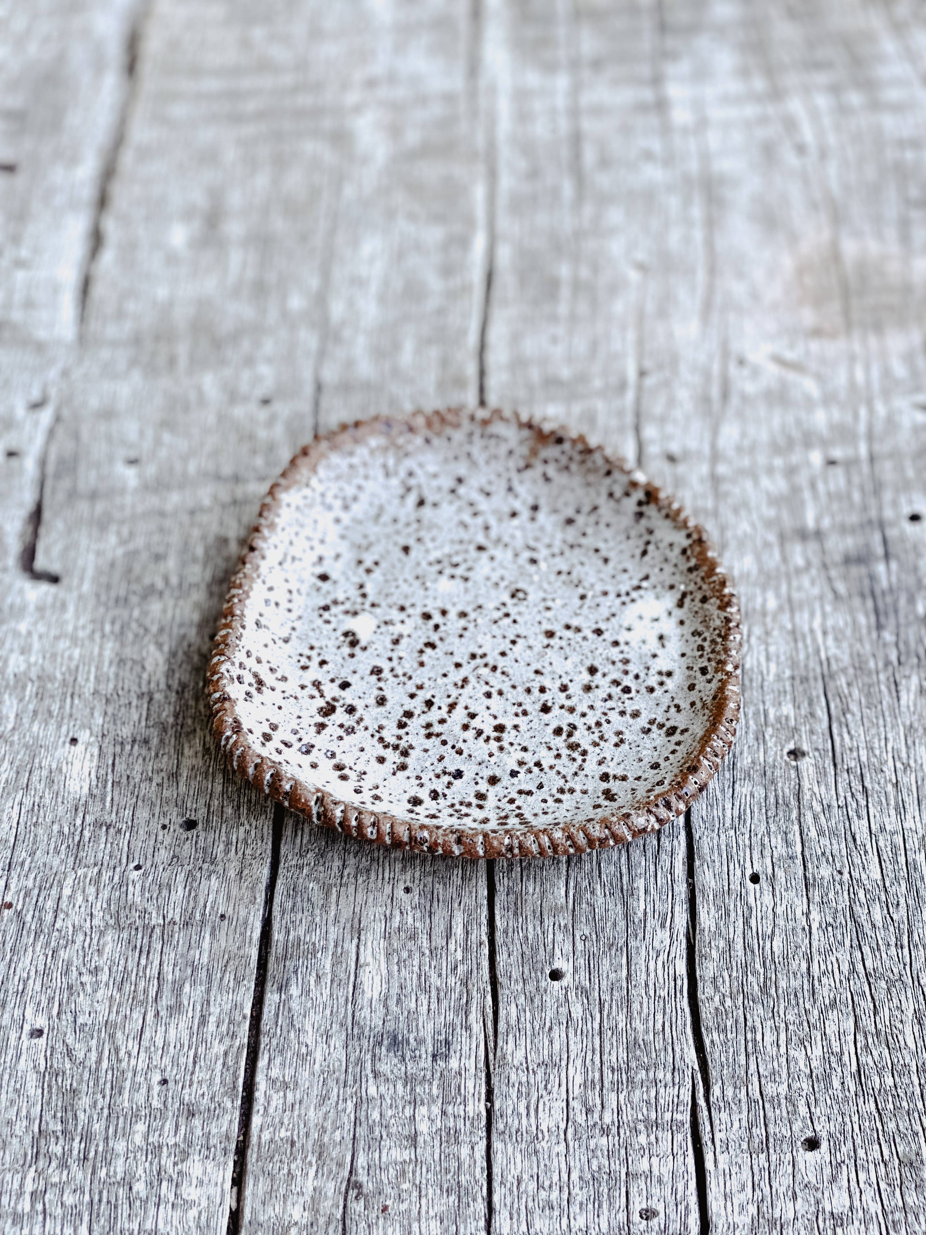 River Ceramics - Wholesale Serving plate - White Speckle Serving Plates - Hand Carved Pattern7