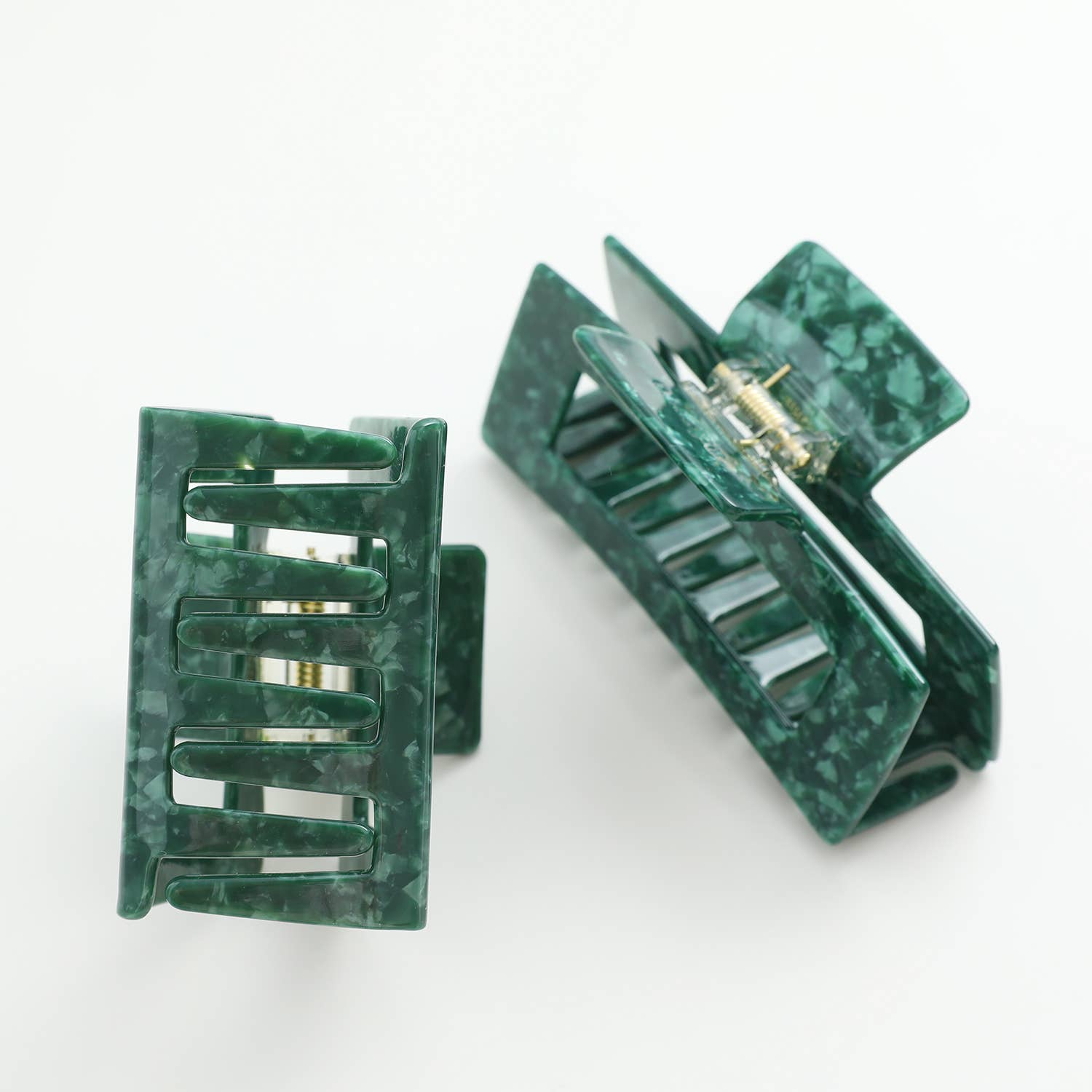 Evergreen Pine | Assorted Large Claw Clips for wholesale on Faire2