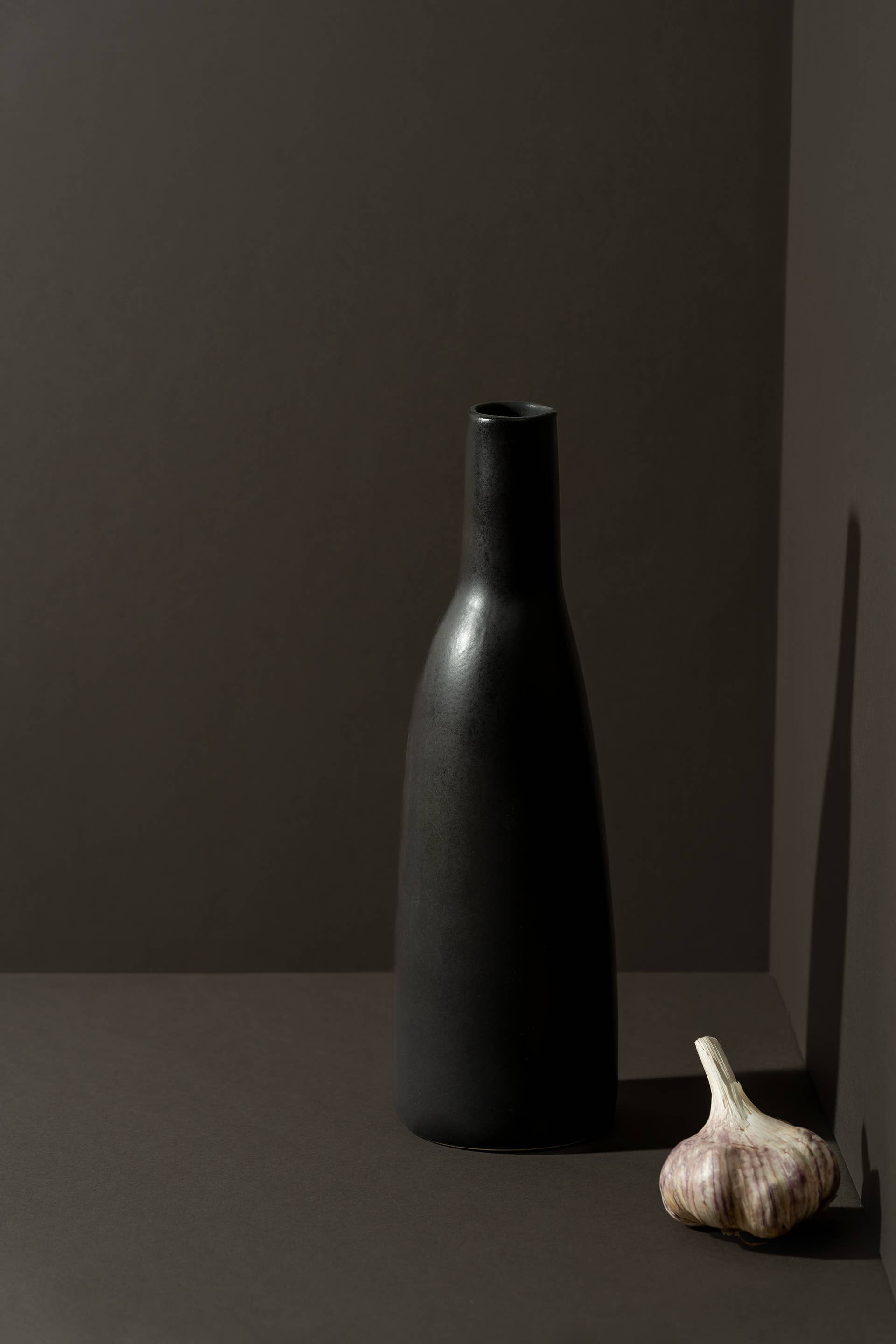 GHARYAN Stoneware & Olive Wood Tableware | Ships from USA - Wholesale Carafe - Handmade Stoneware Carafe & Vase For Flowers | Dadasi 34 oz4