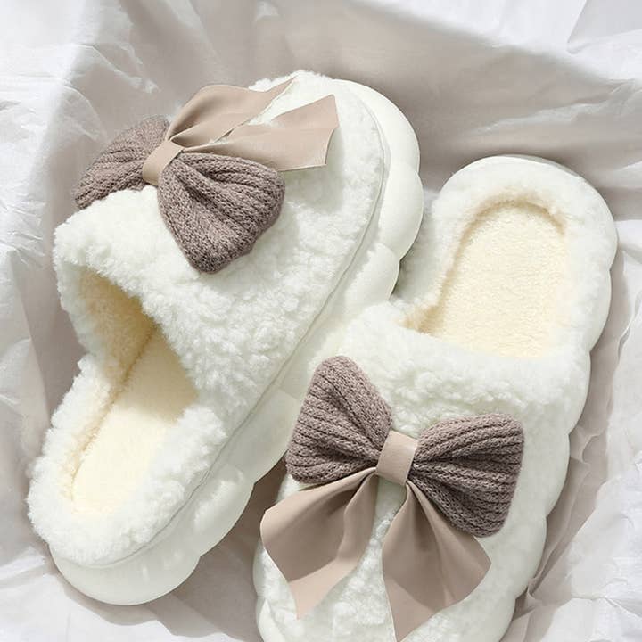 Weiße Kontrast-Schleifen-Applikation Plüsch-Winterhausschuhe (Schleifenfarben können je nach Charge variieren) und andere Ergebnisse für chausson im Großhandel. Kostenlose Rücksendungen und 60-Tage-Zahlungsziel auf Faire im Trend auf Faire.