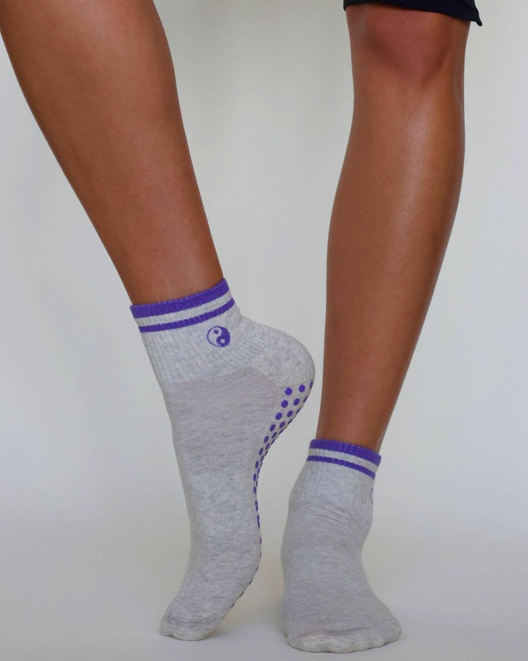 California Grip Socks - Wholesale Socks - Women's - The Yin Yang Shortie Grip Socks1