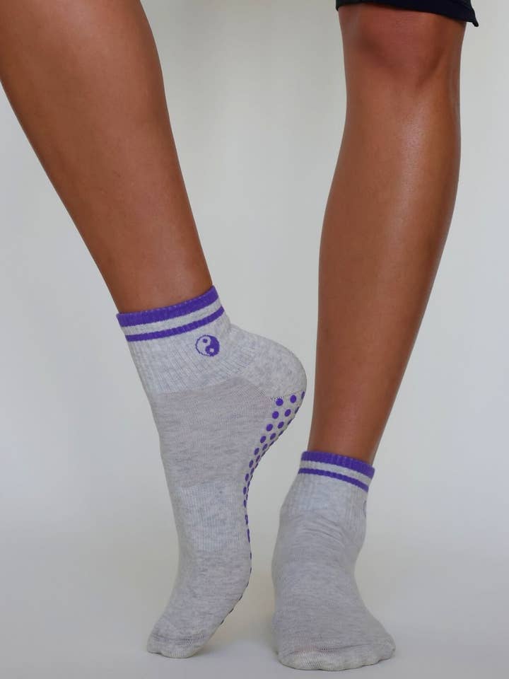 California Grip Socks - Wholesale Socks - Women's - The Yin Yang Shortie Grip Socks1