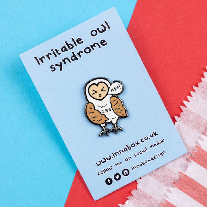 Innabox Ltd - Vente Épinglettes/boutons - Épingle en émail pour le syndrome de la chouette irritable - Syndrome du côlon irritable (IBS)1