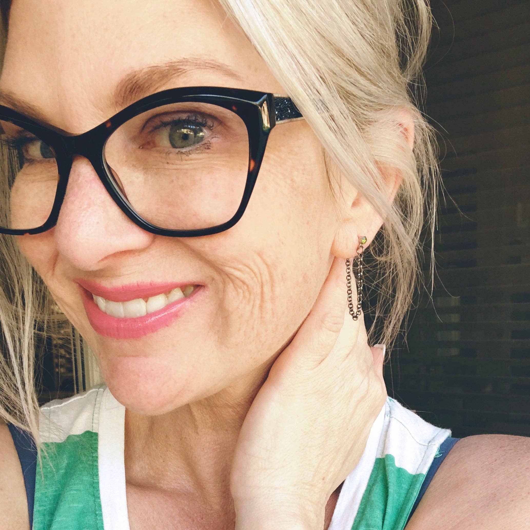 Leetie Lovendale - Vente Boucles d'oreilles pendantes - Boucles d'oreilles Wildest Dreams avec chaîne et paillettes5