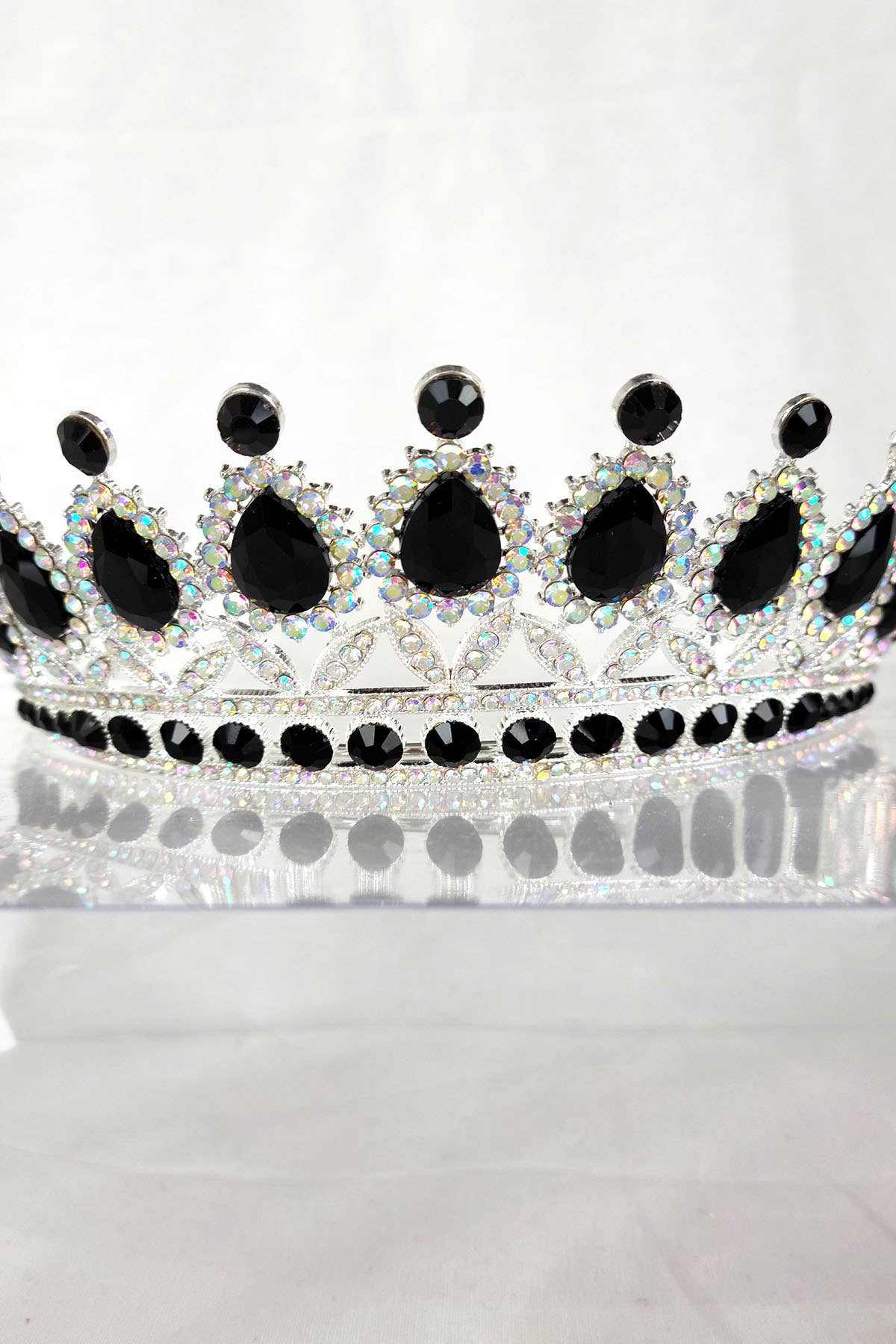 Chicas - Wholesale Tiara - Women's - One Size Fits All Metal Tiara With Jewel Rhinestones HT879-33