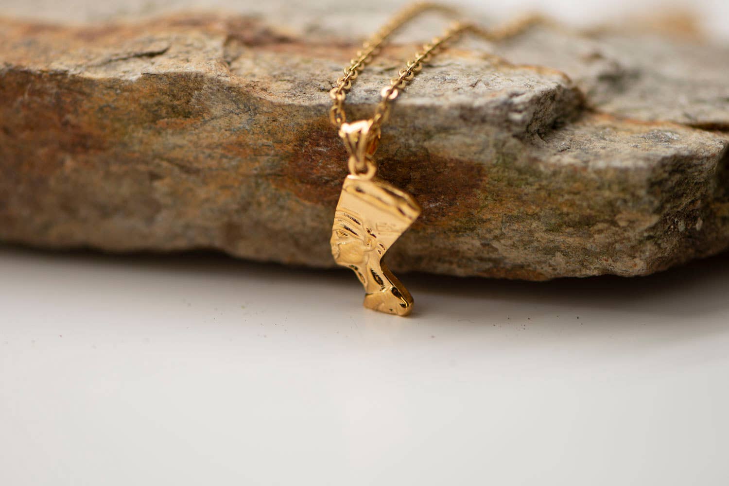 TALISMAN JEWELLERY (D&Fidanverdi, S.L.) - Venta al por mayor Collares con colgantes/abalorios - Colgante Nefertiti Egipto Chapado en Oro de 18k3