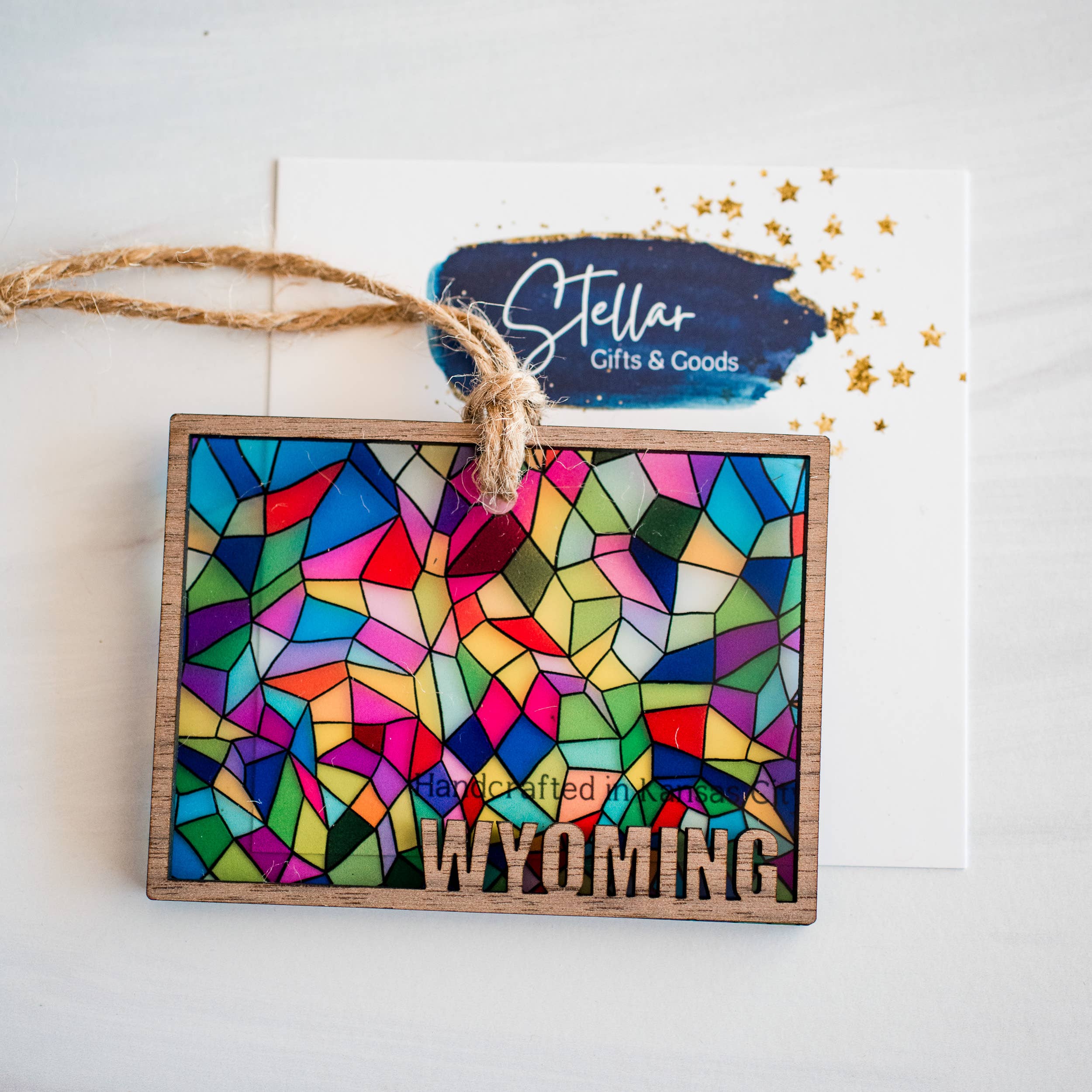 Stellar Gifts & Goods Wholesale - Vente Objets de décoration - Ornements - Vitrail Fête d'État - Noël Local29