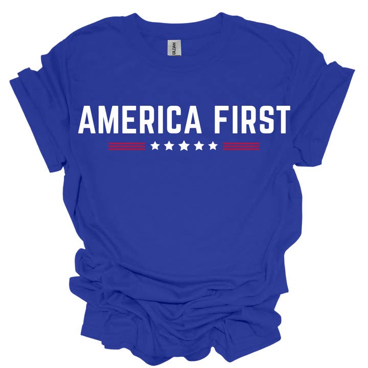 T-shirt America First pour la vente par The Jasper Boutique