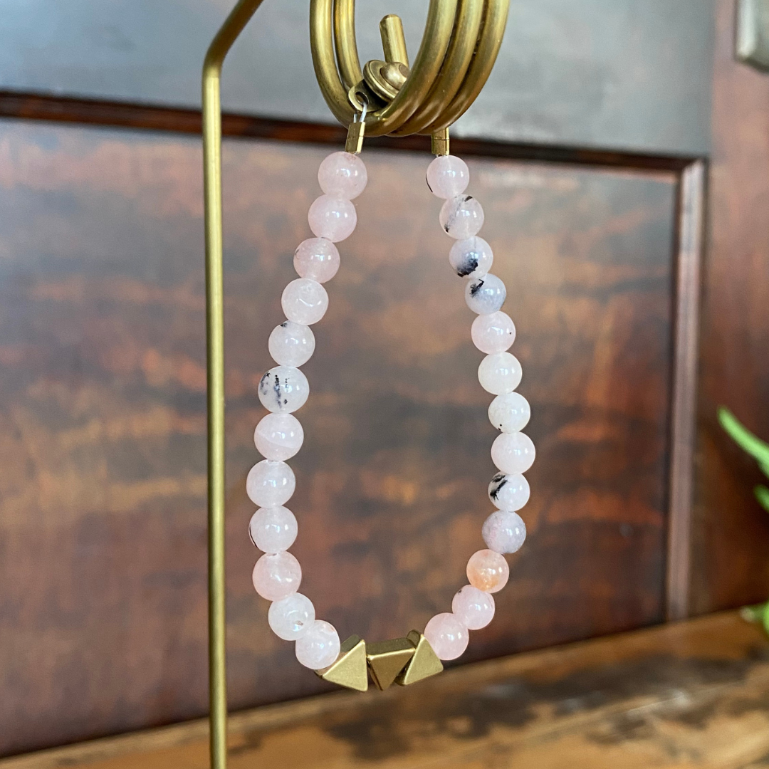 Seeds – Großhandel Perlenarmband – Duluth Armband | Halbedelsteinperlen | Dreiecke aus Messing27