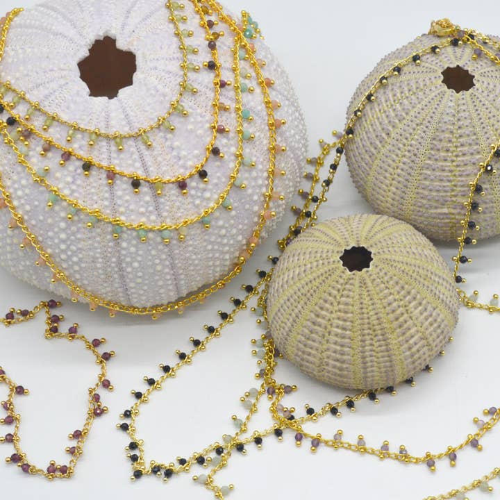 Collar de piedras preciosas Misty Gold: amazonita, labradorita, amatista, berilo, granate, ónix, peridoto, piedra solar o turmalina para venta al por mayor de PearlGem Designs