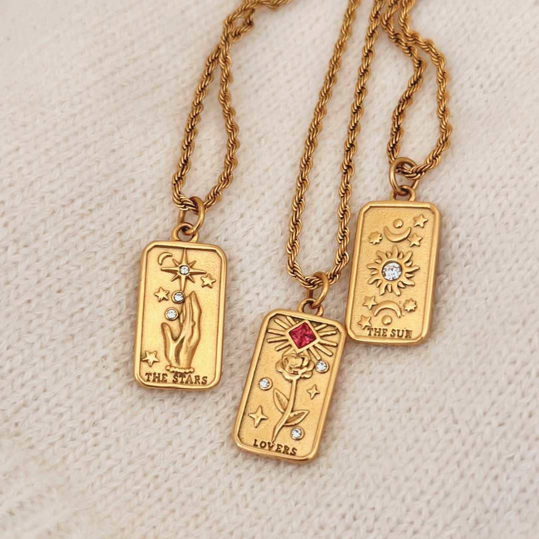 LilAryenne | Jewelry & Suncatchers - Wholesale Halskettinghanger - Tarot Kaart Ketting - De Geliefden, De Zon, De Sterren2