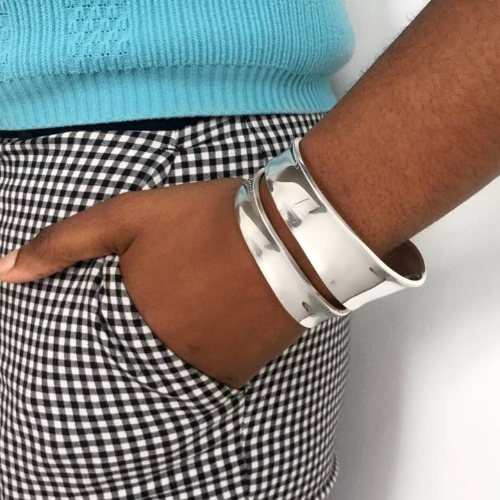 Brazalete Sonrisa - Un Brazalete de Puño de Plata para Mujer para venta al por mayor de Mon Bijoux