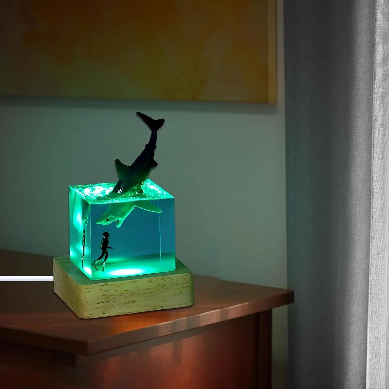 giftland - Wholesale Desk Light - Kids - Epoxy Resin Shark Night Lamp with Wooden Base1