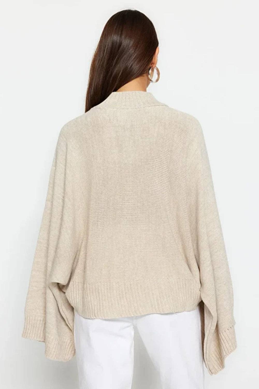 Hoxton Gal – wholesale Knitted jumper – Women′s – Oversized Flared Sleeve Knit Sweater2