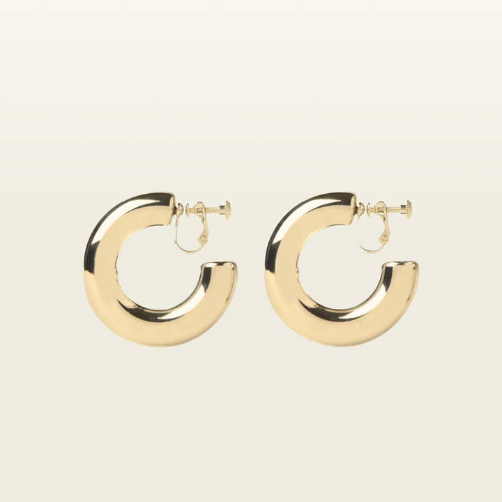 Chunky Hoop Clip On örhängen i guld för wholesale av Aiori