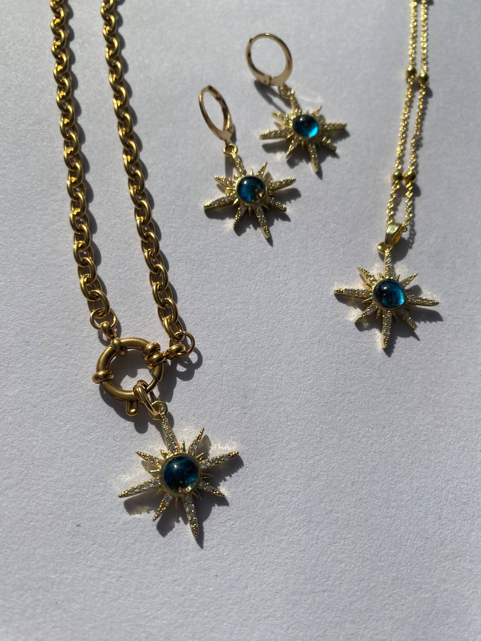 Sian Mellor – wholesale Pendant/charm necklace – Large star satellite necklace2