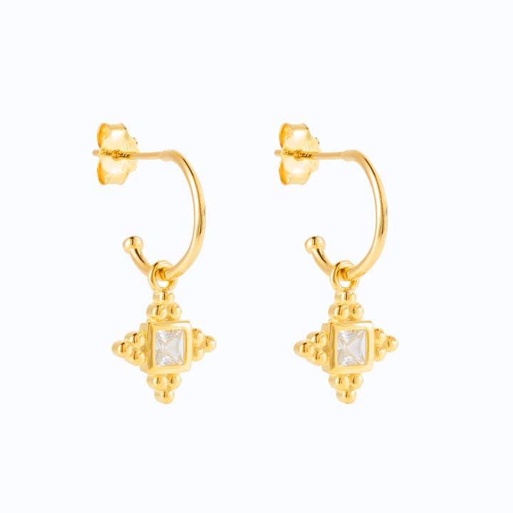 Brincos Huggie em Prata Esterlina Banhada a Ouro 18K NENA por atacado de Lillys Amsterdam