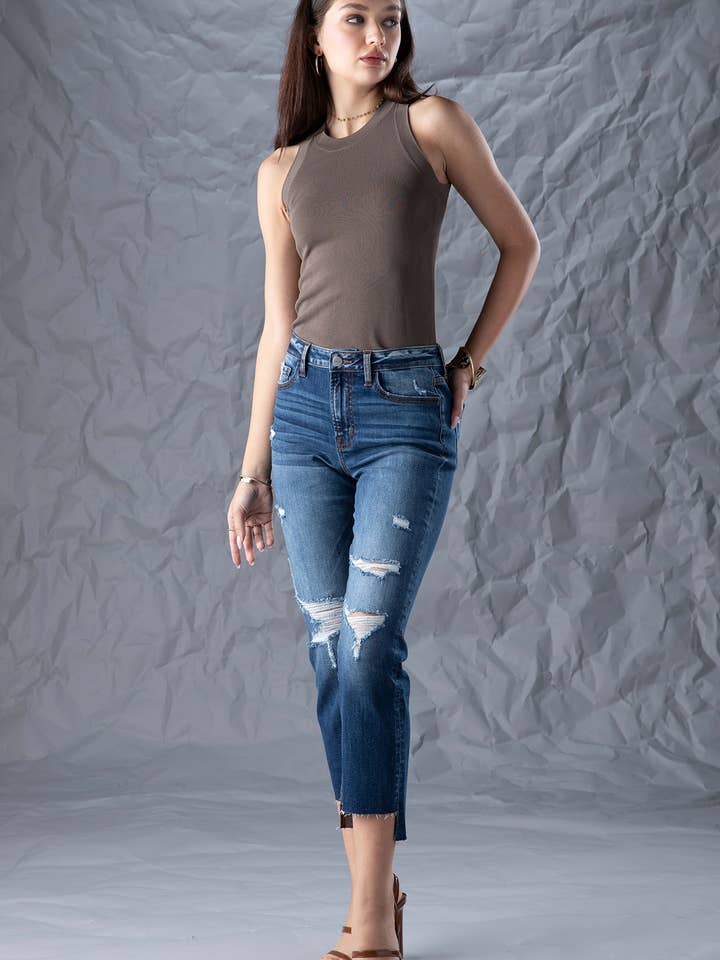 Crop droit foncé taille haute Distress Step Hem pour femmes, automne pour la vente par Ceros Jeans