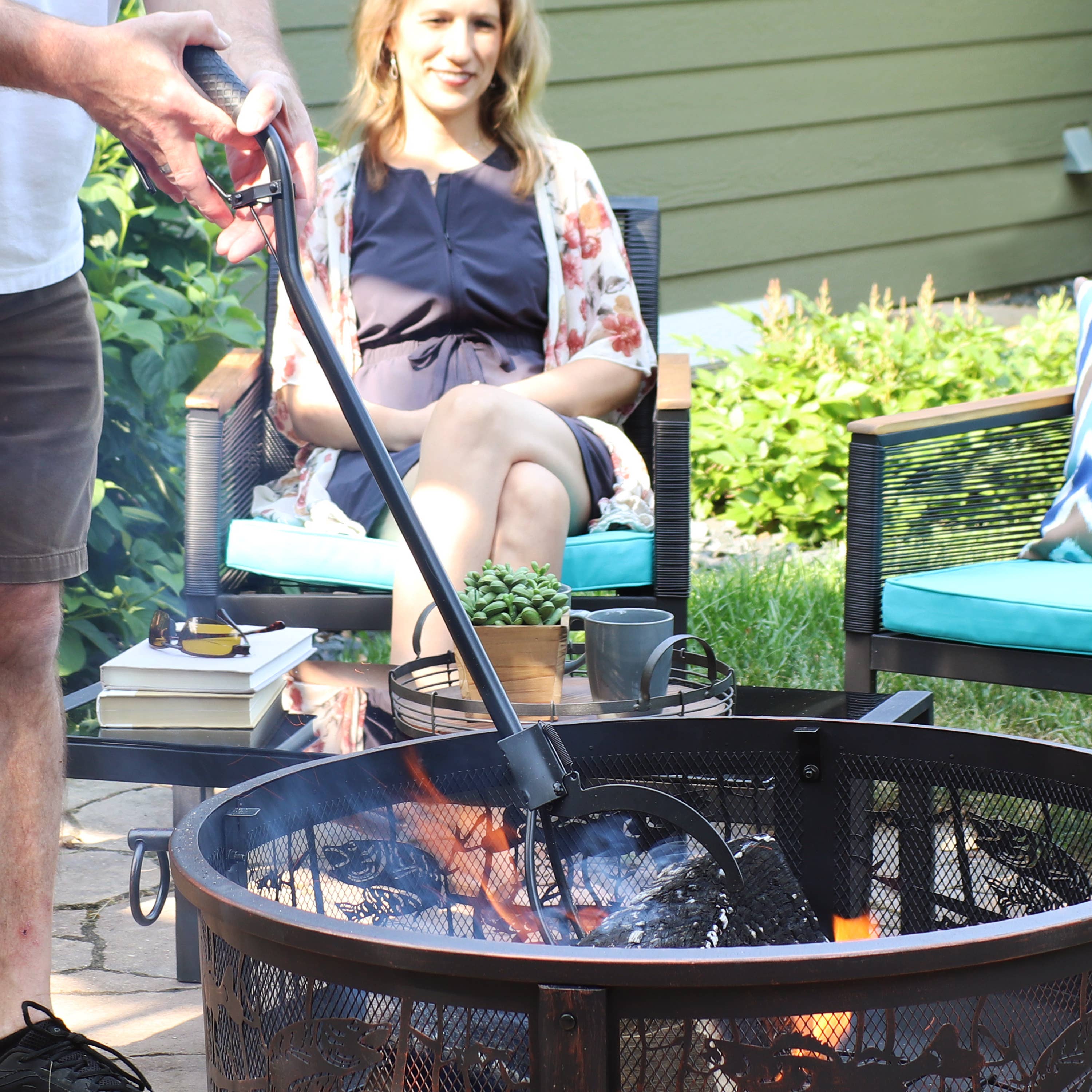 Sunnydaze Decor - Wholesale Fire Pit - 36 in Steel Spring-Loaded Firewood Log Grabber Claw0