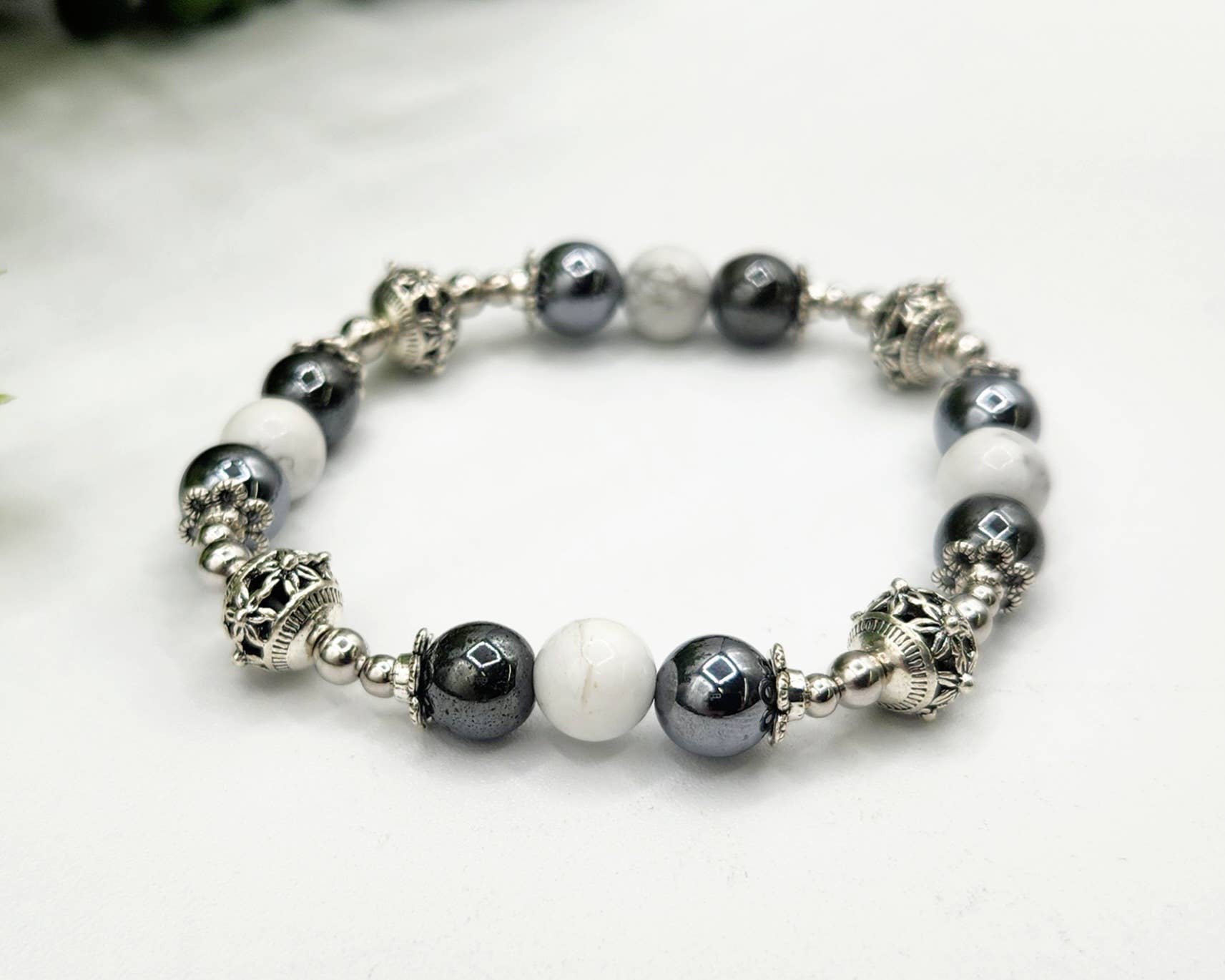 Meraki Gemstones - Wholesale Beaded Bracelet - PAIN RELIEF - White Howlite/Hematite/Terahertz Bracelet 7.5"6