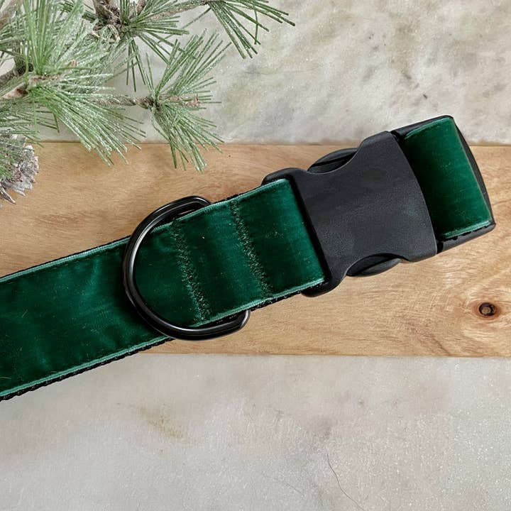 Velours vert pour la vente par Hollywoof Styles