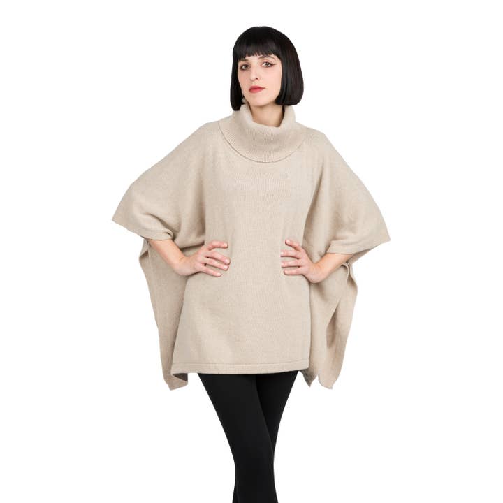 Juliette - Lang højhalset poncho i kashmirblanding for engroshandel hos Assia di Brunetti Federica e C. s.a.s.