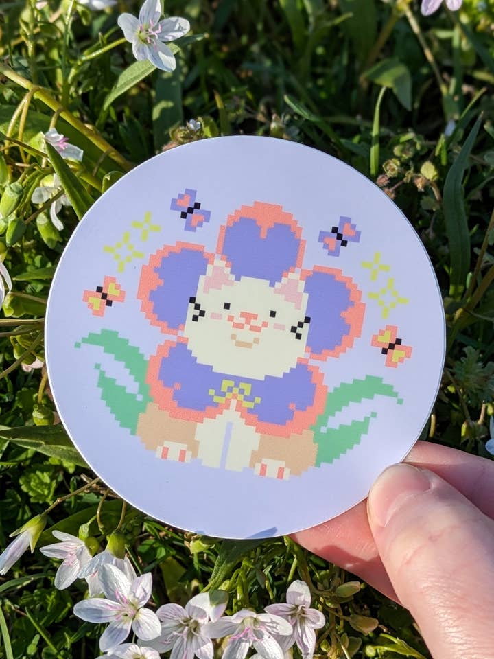 Autocollant en vinyle rond Cute Pixel Spring Calico Cat pour la vente par StitchSprout