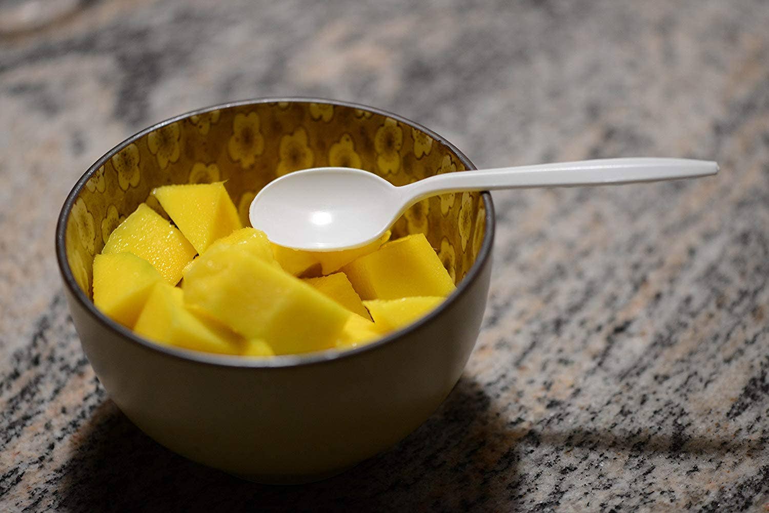 EcoQuality – wholesale Disposable tableware pack – Disposable Plastic Medium Weight Spoon White/Black Unwrapped6